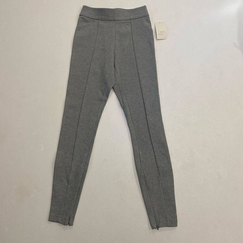 A New Day Gray Leggings Pants Women’s XS